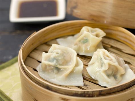 pork-dumplings-with-dipping-sauce-whole-foods image