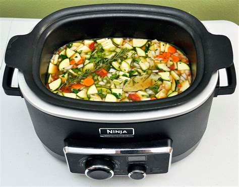 recipe-crock-pot-minestrone-soup-a-week-of-vegetarian-meals image