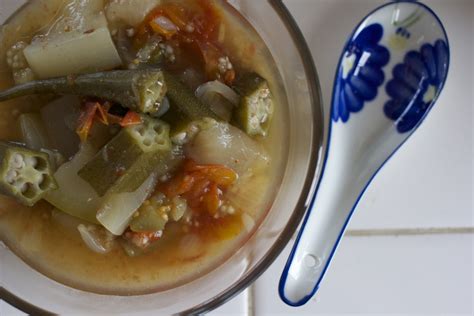 burmese-sour-soup-pickled-tea-leaves image