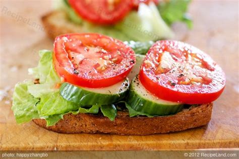 tomato-cucumber-and-lettuce-sandwich image