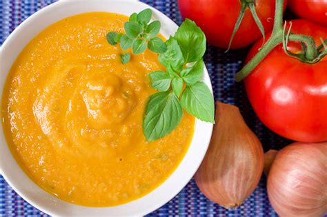 fresh-tomato-soup-with-basil-and-oregano-easy image