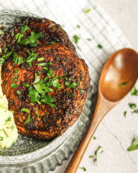 vegan-mushroom-steak-recipe-the-edgy-veg image