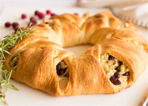 turkey-cranberry-croissant-wreath-somewhat-simple image
