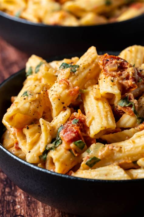 hummus-pasta-loving-it-vegan image
