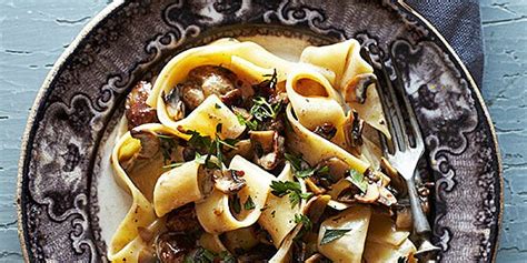 pappardelle-with-chicken-livers-and-mushrooms image