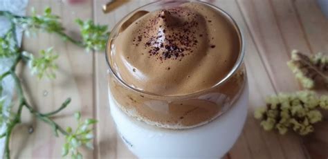 how-to-make-the-fluffy-coffee-drink-thats-all-over image