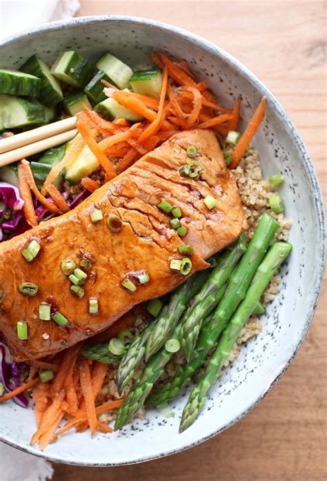 ginger-soy-salmon-bowl-nutrition-in-the-kitch image