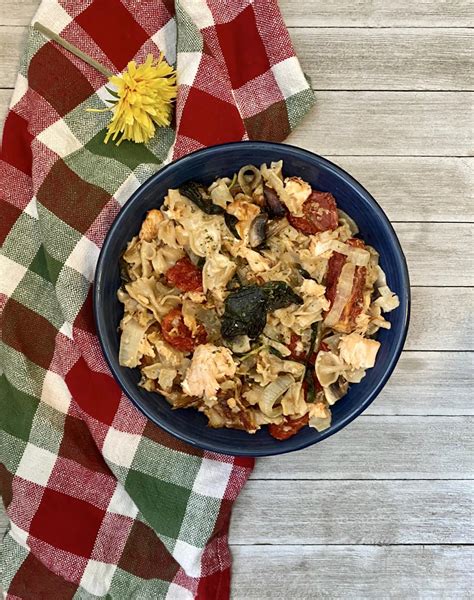 worth-trying-cheesy-salmon-pasta-collive image