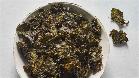 this-kale-chip-recipe-is-crispy-and-delicious-real image