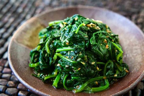 spinach-with-sesame-and-garlic-recipe-simply image