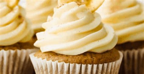 banana-cupcakes-with-cream-cheese-frosting image