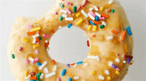 easiest-air-fryer-donuts-2-delicious-ways-the image