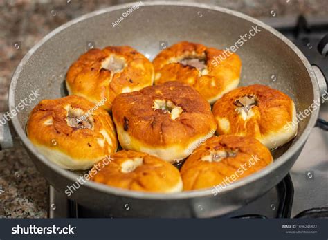 belyashi-recipe-russian-tatar-cuisine-epersianfood image