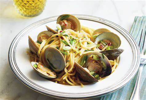spaghetti-with-clams-lidia image