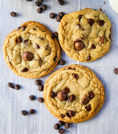one-bowl-chocolate-chip-cookie-recipe-modern image