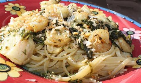 seafood-florentine-with-pasta-whats-cookin-italian image