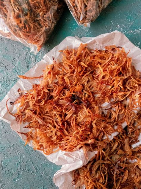 how-to-make-crispy-fried-onions-and-store-them image