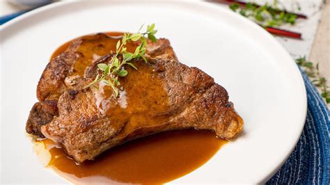 how-to-make-easy-pork-chops-in-ginger-ale image