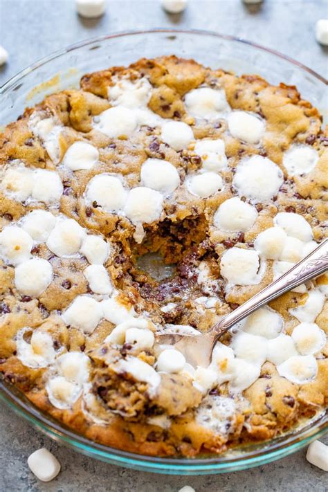 gooey-chocolate-chip-and-marshmallow-cookie-pie image