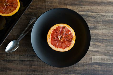 broiled-grapefruit-with-caramelized-brown-sugar-eat image