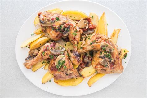 hunters-chicken-recipe-with-tomatoes-and-mushrooms image