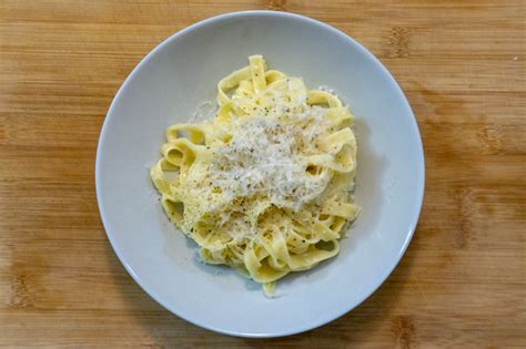3-ingredient-fettuccine-alfredo-without-cream image