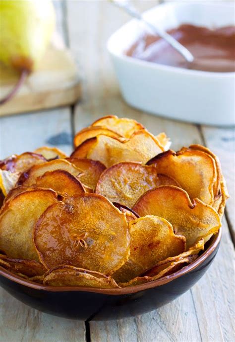 baked-pear-chips-recipe-with-chocolate-sauce image