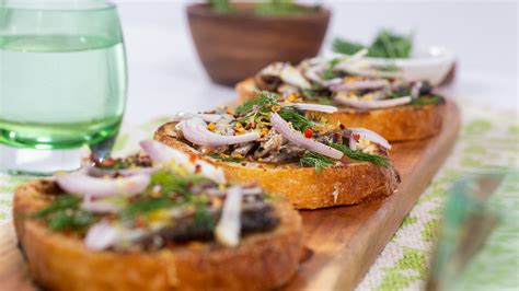 spicy-sardines-on-toast-club-des-millionnaires image