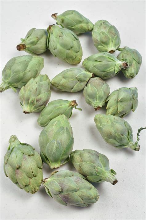 how-to-cook-baby-artichokes-wednesday-night-cafe image