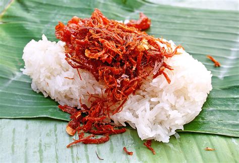 7-sticky-rice-thai-food-you-must-try-takemetours-blog image