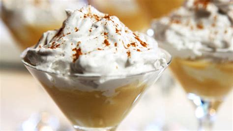 peruvian-caramel-and-liqueur-meringue-suspiro-de image