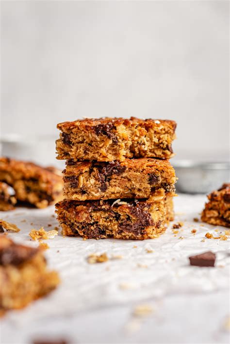 vegan-oatmeal-chocolate-chip-cookie-bars-plantiful image