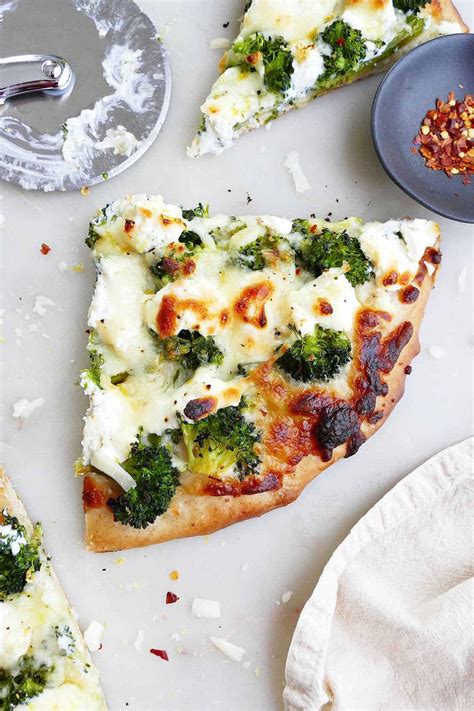 homemade-white-pizza-with-broccoli-its-a-veg-world image