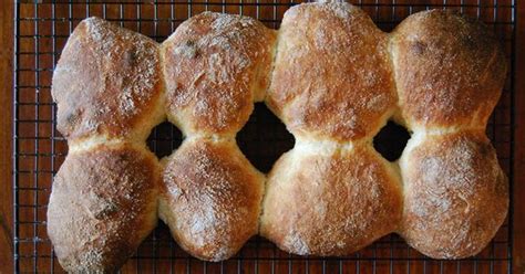 how-to-bake-traditional-scottish-crispy-morning-rolls-at image