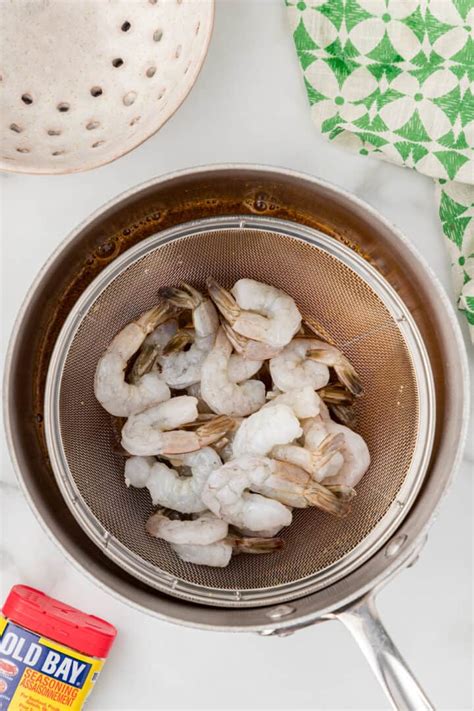 traditional-old-bay-steamed-shrimp-recipe-peel image