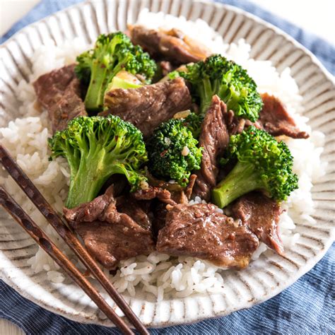 slow-cooker-beef-and-broccoli-recipe-centercutcook image