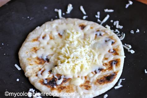 arepas-de-queso-cheese-arepas-my-colombian image