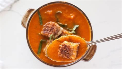 tomato-soup-with-grilled-cheese-croutons-easy image