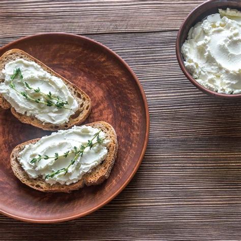 how-to-make-creamy-whipped-goat-cheese-cooking image