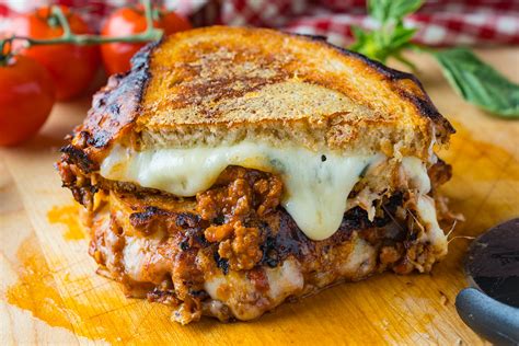 bolognese-grilled-cheese-closet-cooking image