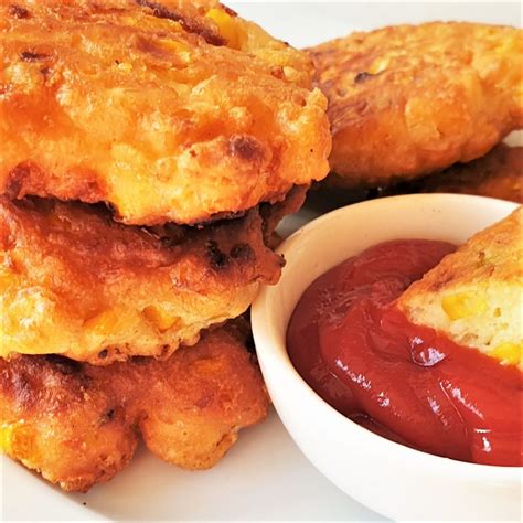 crispy-sweetcorn-fritters-with-cheese-foodle-club image