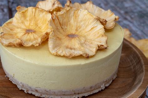 tropical-pineapple-cake-deviliciously-raw image