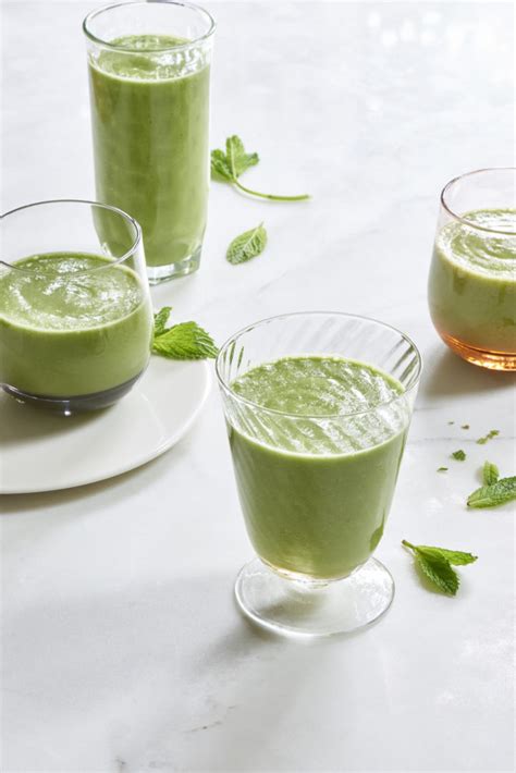 chilled-avocado-soup-raw-vegan-paleo-friendly image