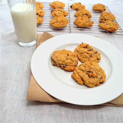 cherry-pecan-oatmeal-cookies-from-calculu-to image