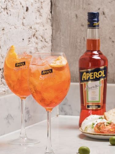 aperitivo-hour-best-food-pairings-with-aperol-spritz image