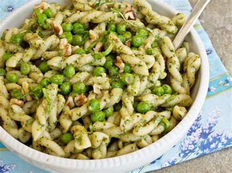 pasta-salad-with-peas-and-pesto-recipe-serious-eats image