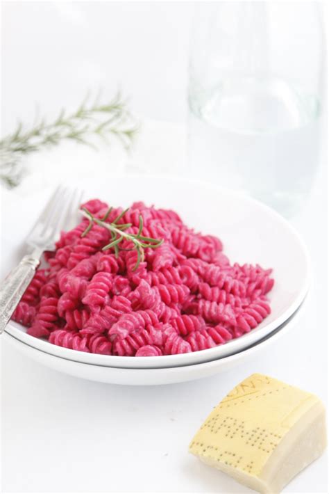 pasta-with-creamy-roasted-beet-sauce-bell-alimento image