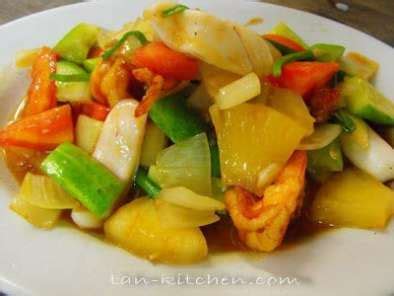 sweet-and-sour-seafood-pad-preaw-wan-tha-lay image