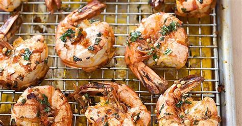 weekend-recipe-garlicky-roasted-shrimp-with-parsley image