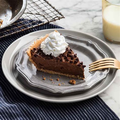 quick-and-easy-chocolate-pie-ready-set-eat image